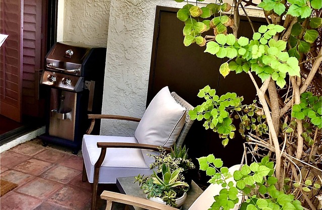 Modern 2 Story Townhouse - El Paseo, Palm Desert!