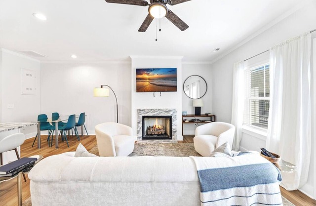 Modern 2024 Townhouse Near Downtown Spartanburg