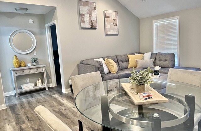 Modern 2bd 2ba- Near I-75, Free WiFi, No Steps