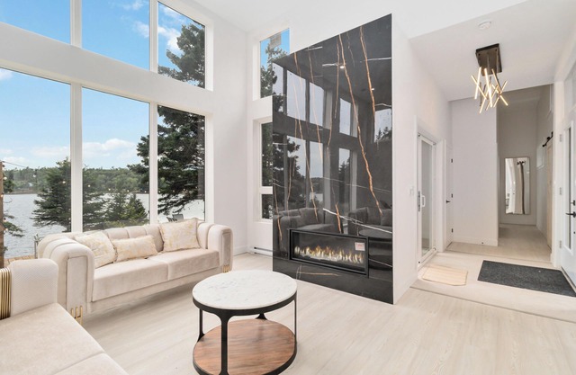Modern 2Bdr House w/ Ocean Beachfront 30 min to Halifax & Peggy's Cove