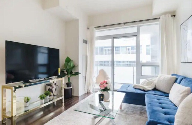 Modern 2BR Condo w/ Private Balcony in Downtown