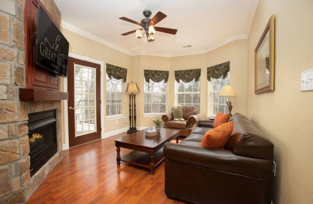 Modern 2BR Haven at Great Rock Resort