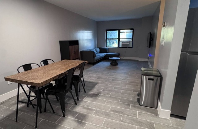 Modern 2BR Loft Feel Classic Brooklyn Charm