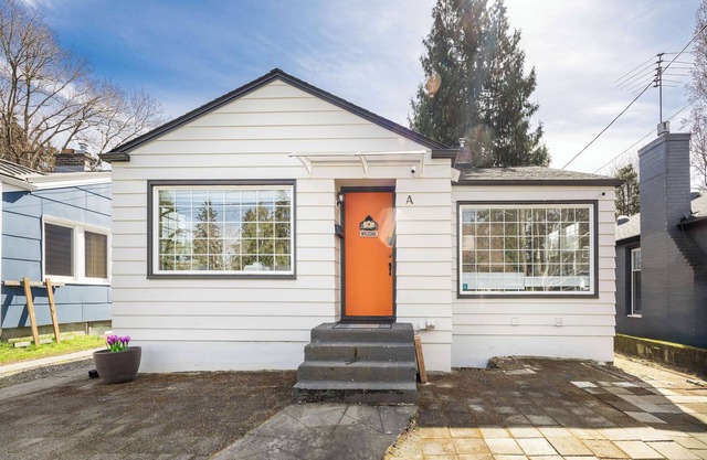 Modern 2BR Retreat w |Maple Leaf|UW&Park