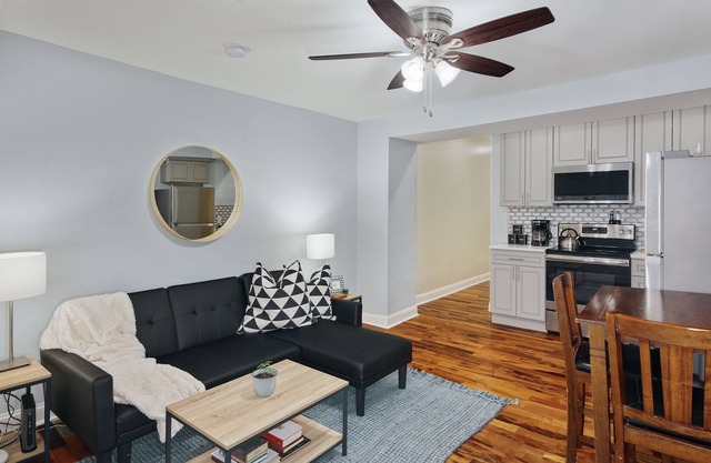 Modern 2br - Steps to Main St. & Parking Avail.