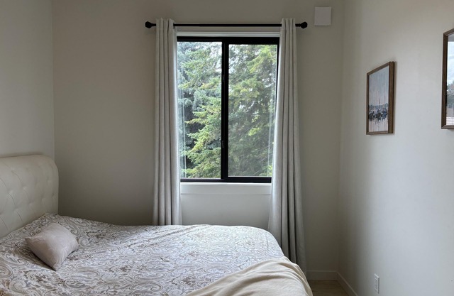 Modern 2BR Suite by the Beach | Walk to Hospital | Quiet & Bright Getaway