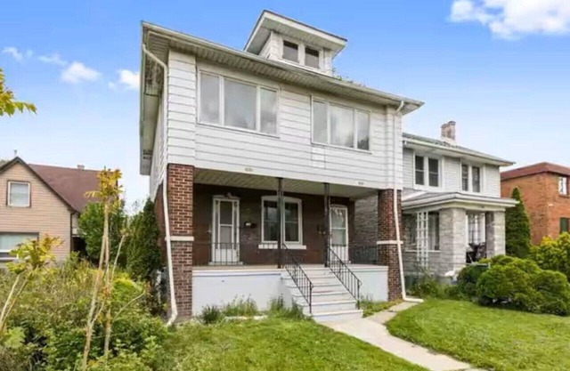 Modern 2BR Walkerville Stay w/ Parking & WiFi