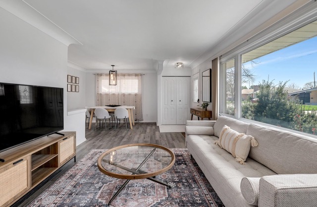 Modern 2BR with Remote Workspace, Patio, BBQ & Gym