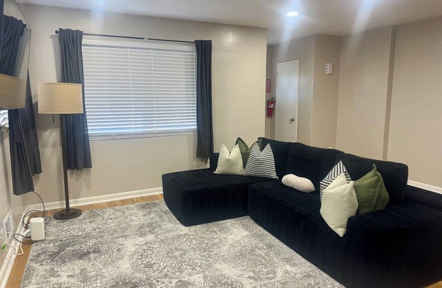 Modern 3-bed-Townhouse-Sleep 6 Near DC Family Friendly