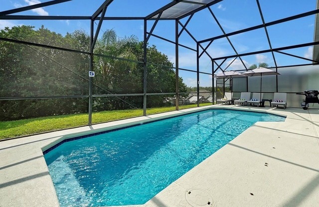 Modern 3 bed villa with south facing pool
