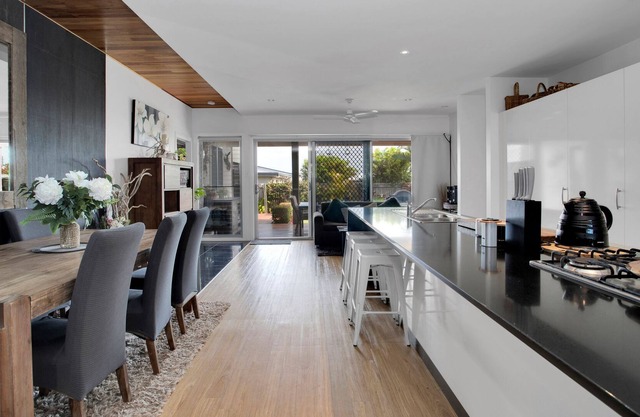 Modern 3-bedroom home with hot tub