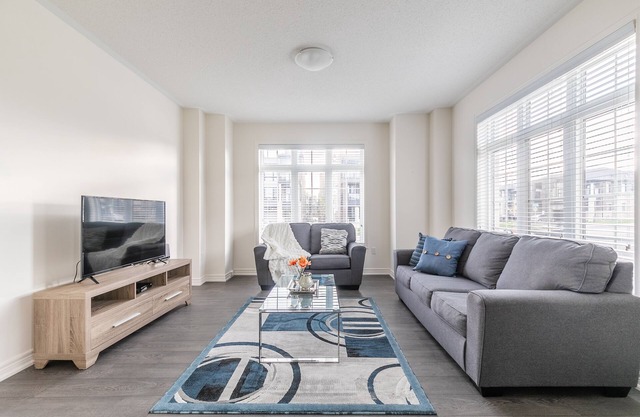 MODERN 3 BEDROOM HOUSE IN FAMILY FRIENDLY NEIGHBOURHOOD