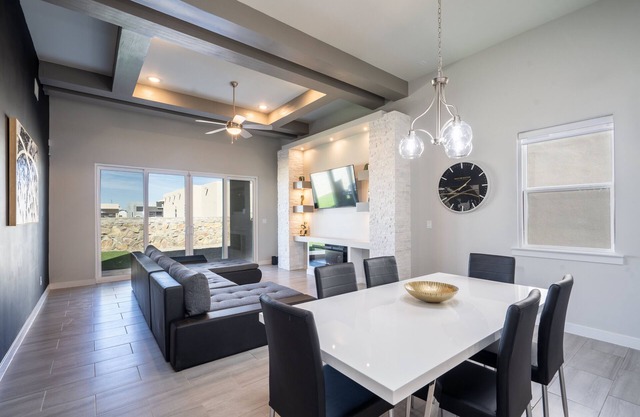 Modern 3 Bedroom House with Upgraded Showers