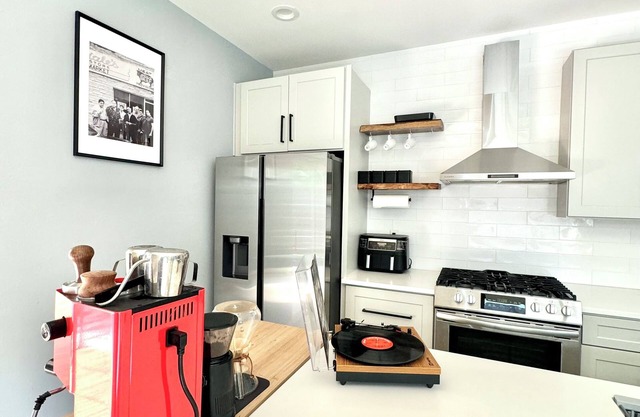 Modern 3BR, 2.5BA Near Downtown San Antonio/Texas