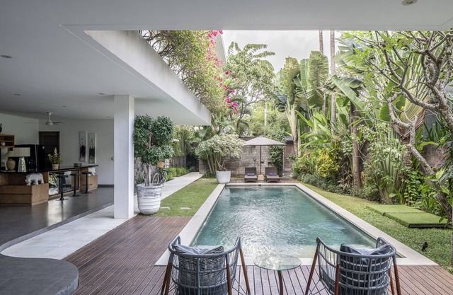 Modern 3BR Luxury Villa ★ 5 minutes walk to Beach