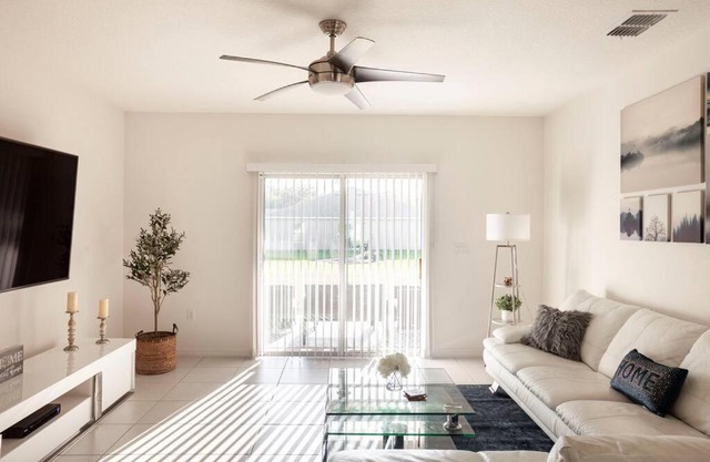 Modern 4 Bdr Home near Tradition Town Center