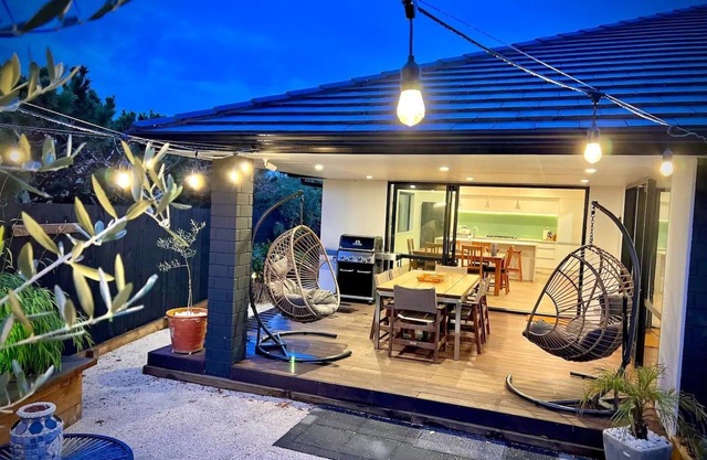 Modern 4 Bed Home - 5 minute stroll to Omaha Beach