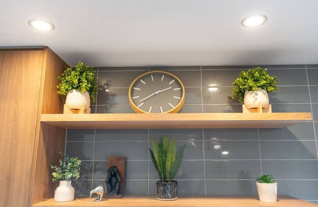 Modern 4-bedroom family house with private garden