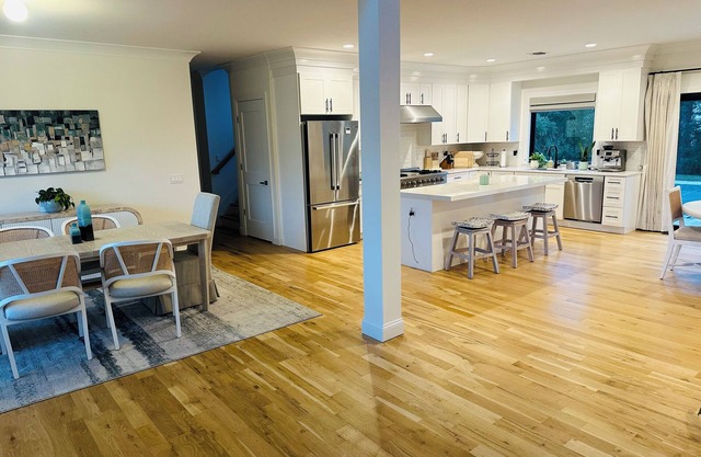 Modern 4Bedroom Farmhouse w/ Heated Saltwater Pool in Mattituck close to beaches