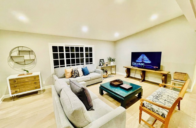 Modern 4BR Home - Private Yard - Prime Location&School Zone