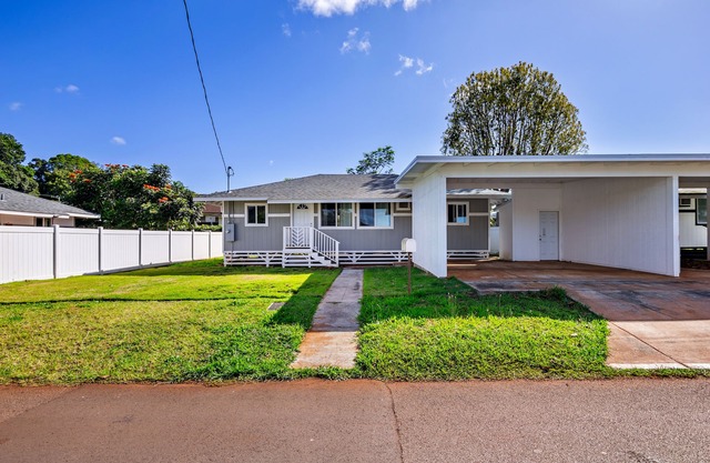 Oahu Home 4BR - Near Surf & Hikes A/C, Wi-Fi
