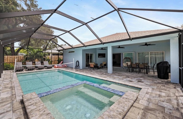 Modern 4BR Sarasota Retreat w/ Saltwater Pool, Jacuzzi & Stylish Minimalist Desi