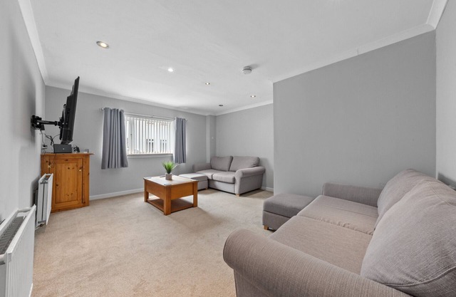 26 Main St - Full Property