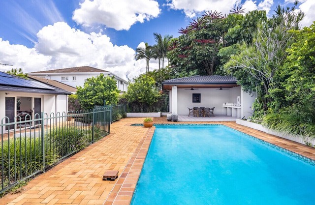 Modern 5-Bedroom House w/ Outdoor Pool @Robertson