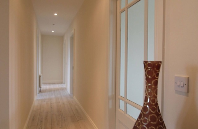 Modern 5 bedroom house in Spanish Point