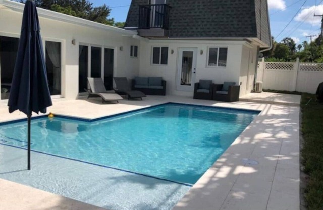 Modern 5BR Mansion Minutes Away from Miami Beach