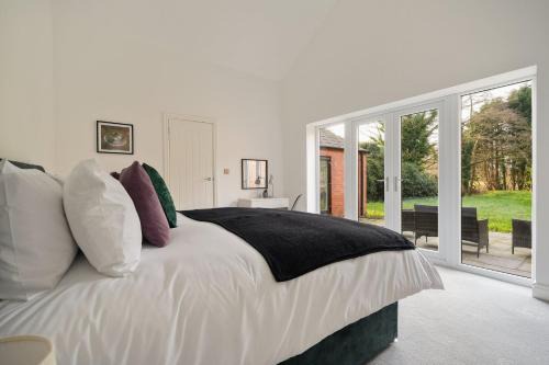 Modern 5BR Victorian Home in Liverpool