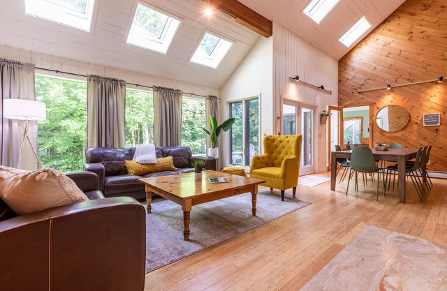 Modern 5BR VT home minutes to Stratton w/ Sauna