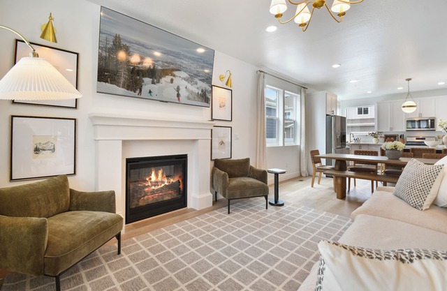 Modern 6BR Retreat Near Skiing - Luxe | 85" TV, Sleeps 12, Hot Tub