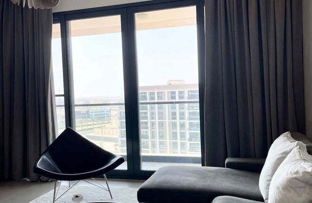 Modern apartment l Pool + Acess Marasi beach.