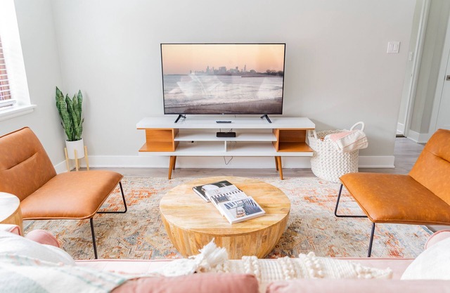 Modern|Aesthetic|2BR|Evanston|Next to Beach