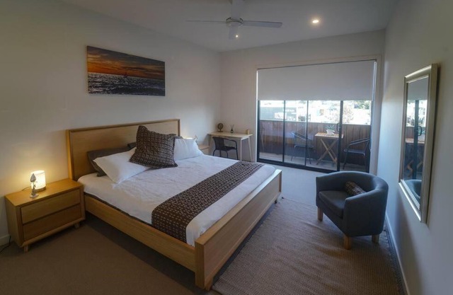 Modern air-conditioned 3-bedroom townhouse in centre of Cape Woolamai