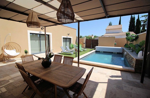 Moderno chalet con aire acondicionado y piscina climatizada cerca de Noves, Alpilles