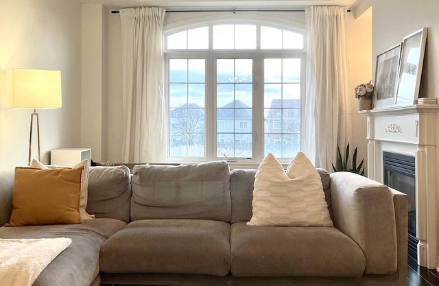 Modern and Bright 3 Bedroom Townhome W/ Parking!