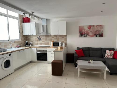 Modern and Bright 5 Bedroom Apartment Del Prado
