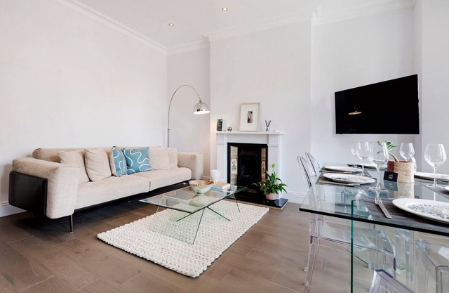Modern and Bright Highgate Gem