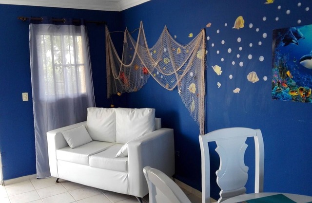 Apartamento moderno y colorido