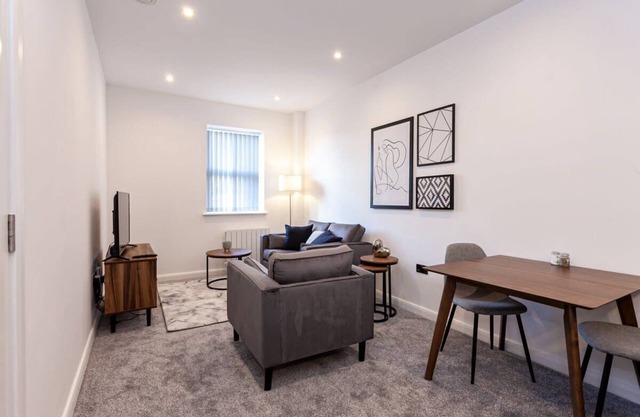 Modern 1 Bedroom Apartment in Bolton