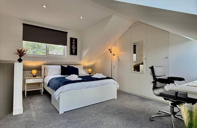 Modern and cosy duplex in Hendon