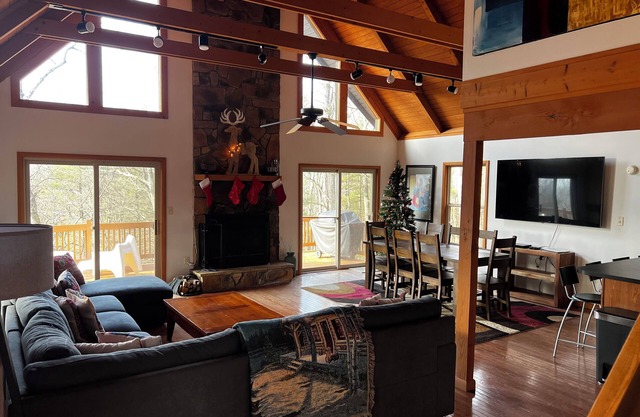 Moderno y Pacífica Chalet con impresionantes vistas a la montaña