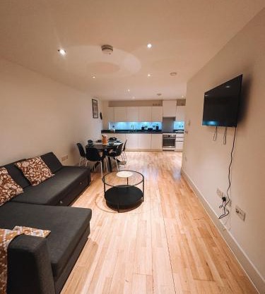 Modern and Spacious 2 bedroom Flat in Streatham