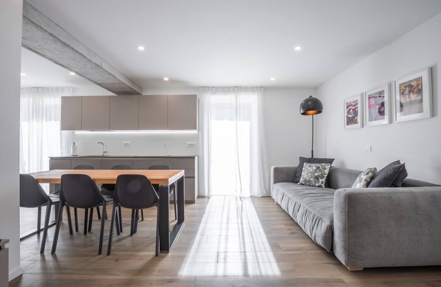 Apartamento moderno y acogedor: su refugio perfecto entre comodidad y relajación
