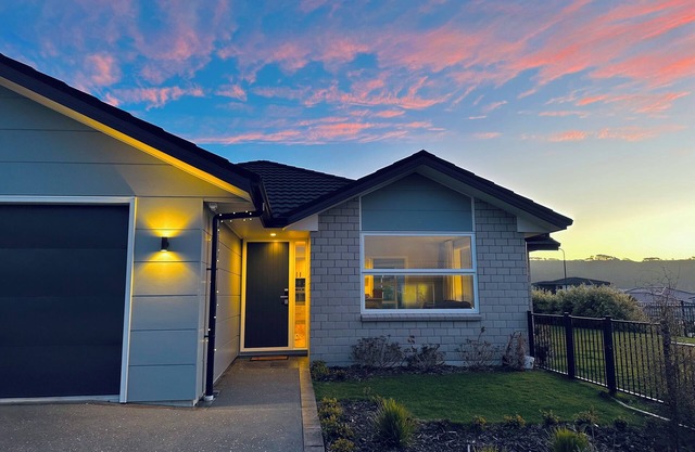 Modern Aotea Family Home with Amazing Views