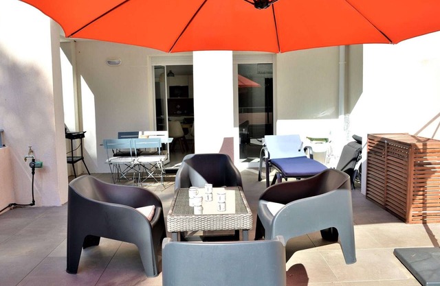 Modern Apartment with Pool, Terrace & A/C - 500m from Beach, Cavalaire-sur-Mer