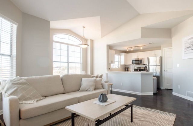 Modern Apartment in Prime Location (ID8406X40)