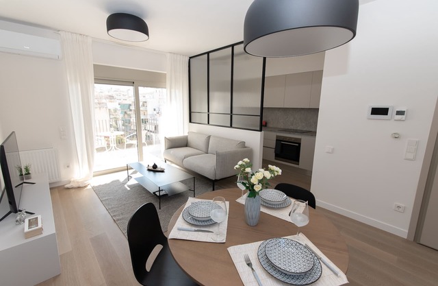 Modern apartment close to Athens city center (Form F2)